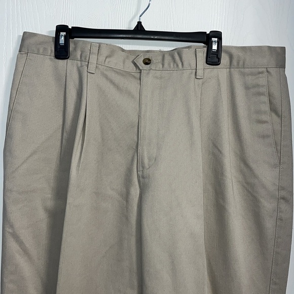 Men’s Docker Khakis Excellent condition - Picture 4 of 5